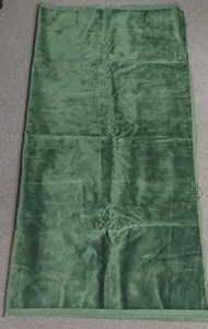 Grüner Samtstoff 55 " breit x 46" lang Rest Vintage Polster Gardine - Bild 1 von 2