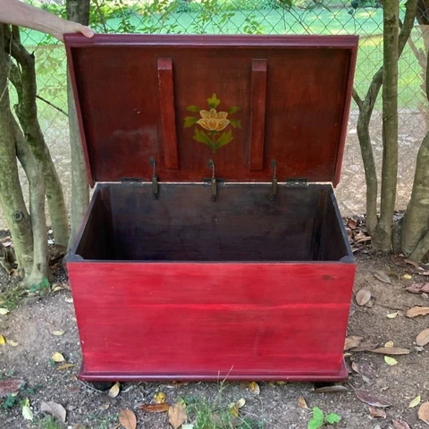 Vintage Red Wooden Trunk Chest Storage Bin Solid Piece Cover