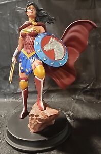 DC Direct Icon Heroes GameStop Limited Edition 4072/5004 Wonder Woman  Statue