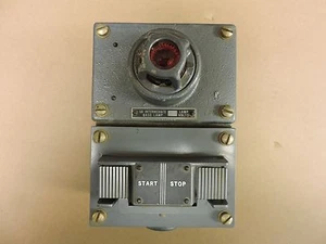 ALLEN BRADLEY 800H-2HAP7 SERIES N FOR HAZARDOUS LOCATIONS W/BASE LAMP 600V MAX - Picture 1 of 8