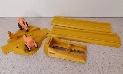 Disney Pixar World of Cars Tractor Tippin’ Track Set Race-O-Rama Foto 1 de 4