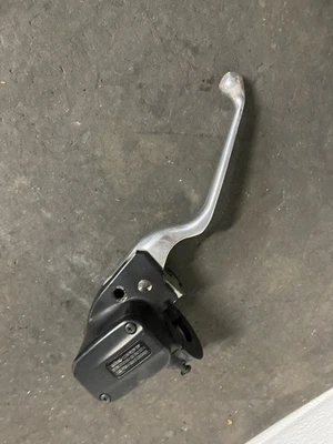 Cilindro maestro delantero Harley doble disco Foto 1 de 4