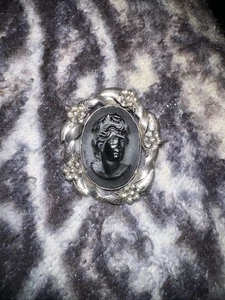 Vintage 925 Sterling Silver  CAMEO pendant or brooch Estate jewelry - Picture 1 of 6