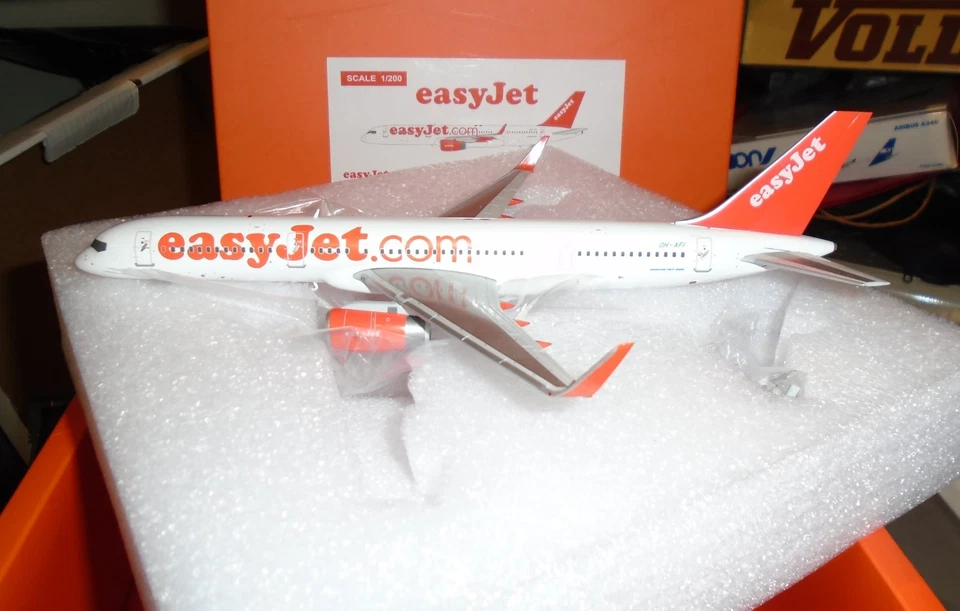 JC Wings 1:200 Easy Jet 757-200 #OH-AFI - EW2752001 Foto 1 de 1