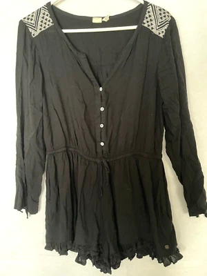 Mono corto Roxy talla M color negro para mujer manga con lengüeta enrollable dobladillo con volantes Foto 1 de 4