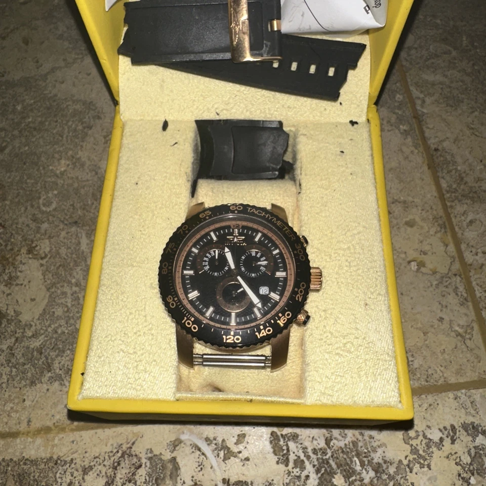 Reloj cronógrafo Invicta 11294 Specialty negro esfera texturizada negro para hombre Foto 1 de 4