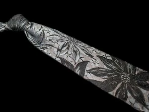 Corbata de lujo vintage Givenchy mezcla de seda gris plata floral para hombre - Imagen 1 de 6