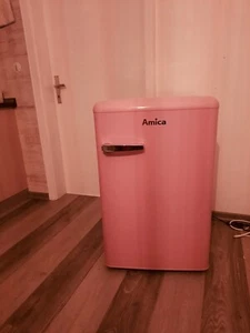 Retro Kühlschrank mit Gefrierfach in rosa - Bild 1 von 4