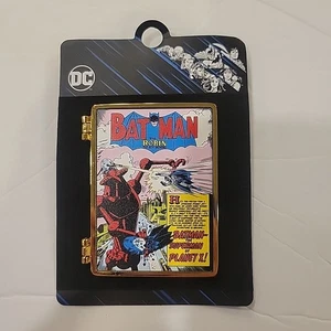 Six Flags DC Comics Batman & Robin Comic Book Limited Edition Lapel Pin Rare - Picture 1 of 2