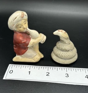 Vintage 1950s Snake Charmer and Cobra Snake Salt and Pepper Shakers Signed Japan - Picture 1 of 8