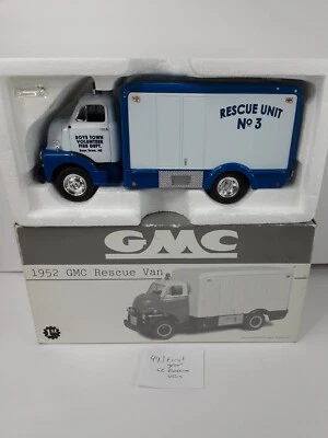 First Gear 1/34 1952 GMC Rescue Van Boys Town Fire Dept.          [44] Foto 1 de 4