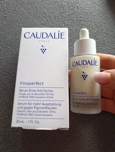 B312 Caudalie Vinoperfect Serum Brightening Dark Spot Pigmentstörungen 30ml NEU - Bild 1 von 1