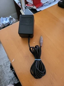 Super Nintendo SNES AC Adapter Netzkabel SNS-002 Offiziell Original OEM Original - Bild 1 von 5