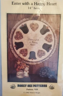 Vtg Honey Bee Sharon Wright Patterns #H9 Enter With a Happy Heart 14" uncut - Image 1 of 3