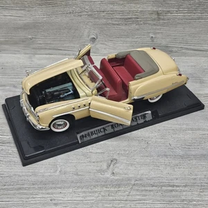 1949 Buick Roadmaster 1:18 Scale Diecast Model Car Motormax Display Stand - Picture 1 of 16