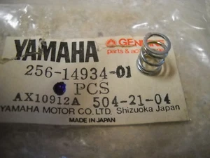 NOS OEM Yamaha Throttle Stop Spring 1970-1979 XS360/650 TX750 Street 256-14934-01 - Bild 1 von 3