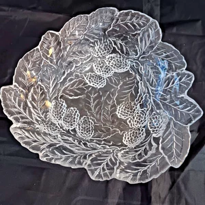 Vintage Indiana Glass Loganberry Berries & Leaves Clear Berry Bowl Candy Dish - Picture 1 of 9