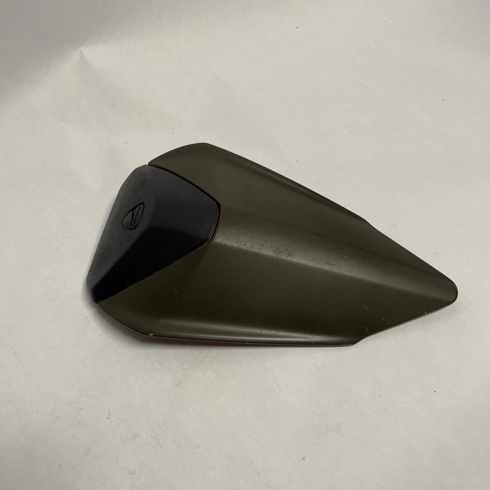 Painel de tampa de carenagem traseira esquerda Ducati Panigale 1199 12-14 899 482111661A - Imagem 1 de 4