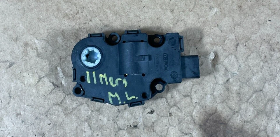 Actuador de motor de calefacción Mercedes Benz ML350 2006-2011 929888GD OEM. Foto 1 de 4
