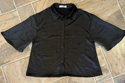 Рубашка на пуговицах 4th Reckless черная атласная женская размер маленький увеличенный крой новая без ценников - Изображение 1 из 3