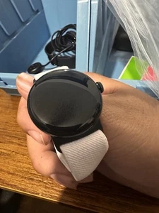 Google Pixel Watch GPS - Picture 1 of 4