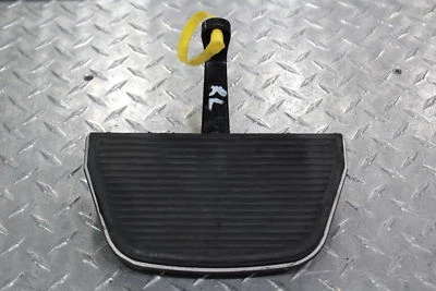 2006 HARLEY-DAVIDSON ROAD GLIDE EFI FLTRI REAR PASSENGER FOOT STEP PEG - Image 1 of 4