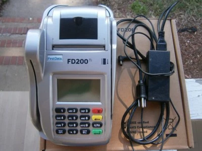 First Data FD200 Ti Credit Card Machine with power supply - Image 1 of 3