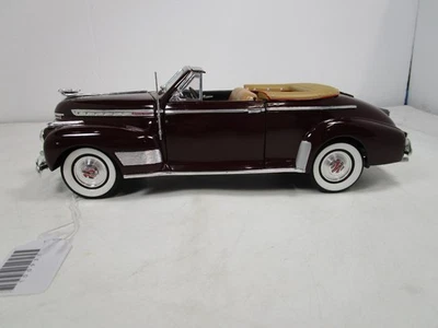 UNIVERSAL HOBBIES 1/18 BURGUNDY 1941 CHEVROLET DELUXE *MISSING WIPER* READ DESCR - Image 1 of 4