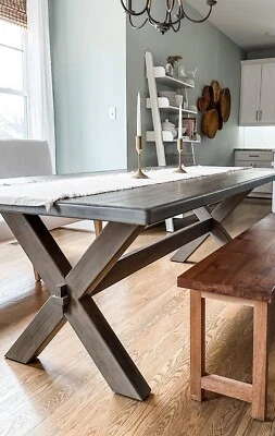 Mesa de comedor de granja gris rústica marca Bassett de 90" hecha en Virginia Foto 1 de 4