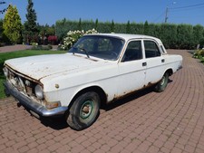 Weiße Wolga GAZ M2410 Bj. 1986 Ersatzteilspender / Bastlerfahrzeug