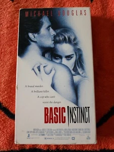 Basic Instinct (VHS) - Picture 1 of 3
