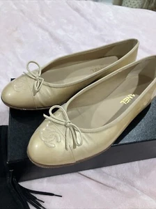 CHANEL ballet bow ballerina flats Sz 40 Lt Beige Patent Leather ITALY USA 10 - Picture 1 of 18