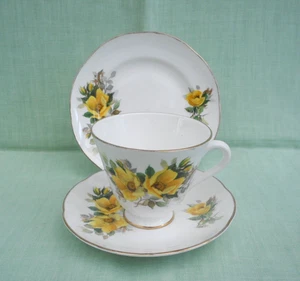Vintage Royal Tara bone china tea trio - tea cup, saucer & plate - yellow roses - Picture 1 of 5