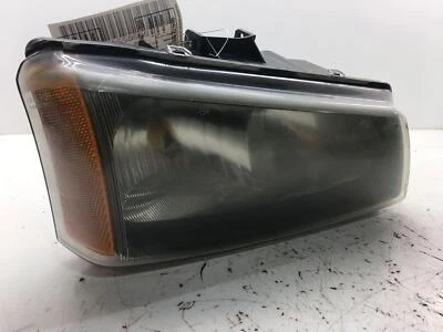 Faro pasajero derecho Chevy Silverado 3500 06 Foto 1 de 4