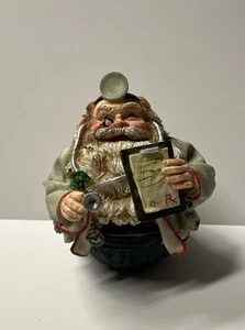 1994 Enesco Roly Poly Santa Doctor 4,5" groß handbemalt lustig runder Weihnachtsmann - Bild 1 von 4