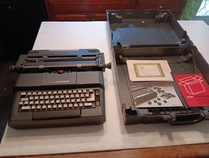 Vintage Olivetti, Lexikon 83 D.L., Electric Typewriter, Tested Works - Picture 1 of 8