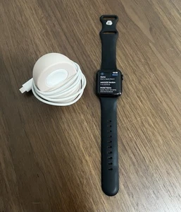Apple Watch SE 2nd Generation 40mm GPS Smartwatch 79% BH Very Good - Zdjęcie 1 z 5