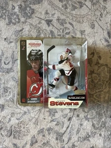 Figura de Scott Stevens McFarland 2002 camiseta blanca nueva en caja rara - Imagen 1 de 7