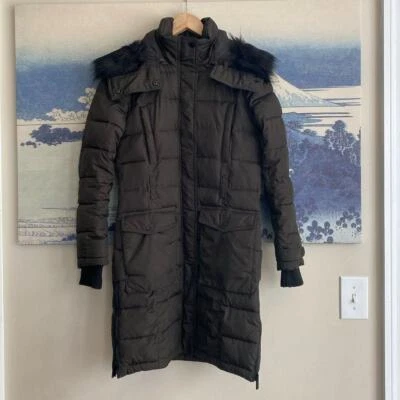 Abrigo acolchado de invierno French Connection XS con capucha extraíble extra pequeño Foto 1 de 4