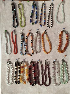 21 BRACCIALETTI CON CHIUSURA IN ARGENTO E PIETRE DURE-FONDO DI MAGAZZINO - Picture 1 of 5