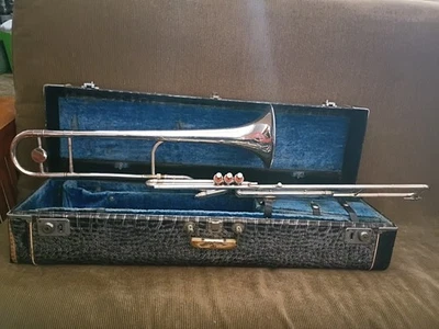 Trombón de válvula King 2B plateado con estuche original Foto 1 de 4