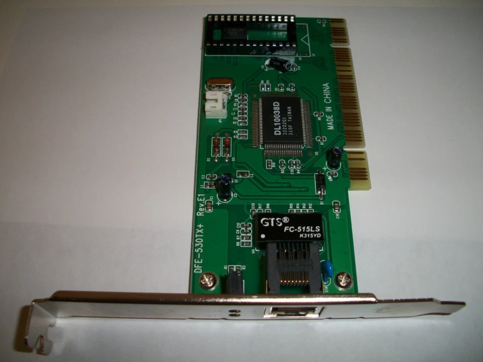 D-LINK DFE-530TX+ Ethernet 10/100 Desktop PCI Adapter Network Card - Image 1 of 1