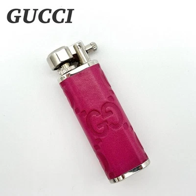 GUCCI Encendedor de Gas Cuero Patrón GG Shima Gucci Encendedor Rosa Cereza Foto 1 de 4