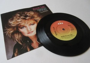 BONNIE TYLER - HOLDING OUT FOR A HERO 7" VINYL SINGLE 1984 C.B.S. A4251 - Picture 1 of 8