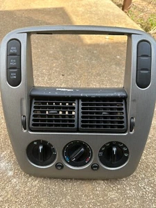 2004 FORD EXPLORER TEMP CONTROL WITH A/C VENT DASH 4X4 BUTTONS~S15 - Picture 1 of 6