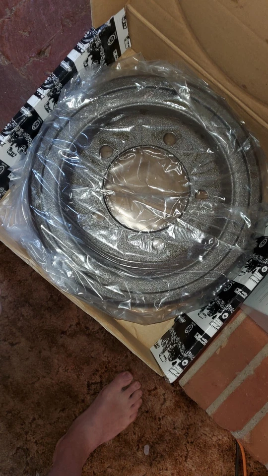 Tambor de freno trasero Omix 16701.04 para Jeep CJ5 CJ6 CJ7 CJ8 1972-1974 - Nuevo Foto 1 de 2