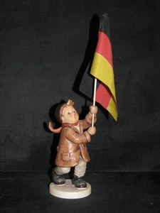 Goebel Hummel Figur Nr. 739/I "Fahnenträger", 2. Wahl, TMK 7, erste Ausgabe 94 - Bild 1 von 1
