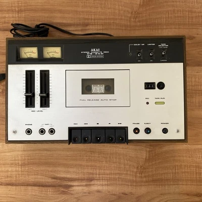 Vintage AKAI CS-34D CASSETTE DECK (Read) - image 1 of 4
