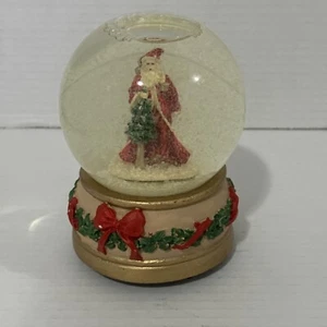 Vintage Musical ‘Santa Claus Is Coming to Town’ Snow Globe Christmas Holiday - Picture 1 of 3