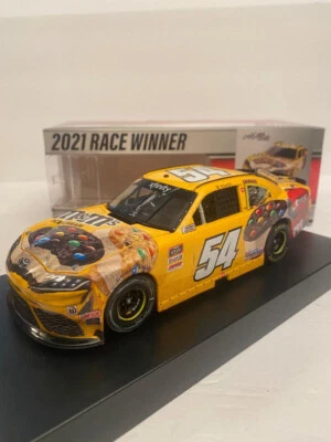 NASCAR 2021 KYLE BUSCH #54 M&M'S HELADO XFINITY ROAD AMERICA GANAR 1/24 COCHE Foto 1 de 2